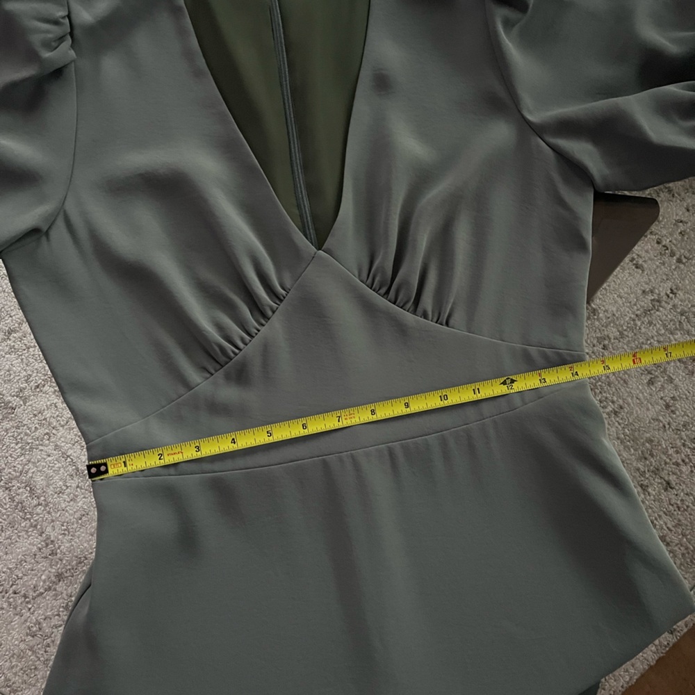 Aritzia Wilfred
(Re)Twill™ Calliope Olive Midi Dress Sz 8 - Picture 13 of 16